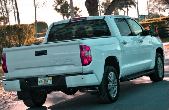 2014 Toyota Tundra Platinum CrewMax 2WD