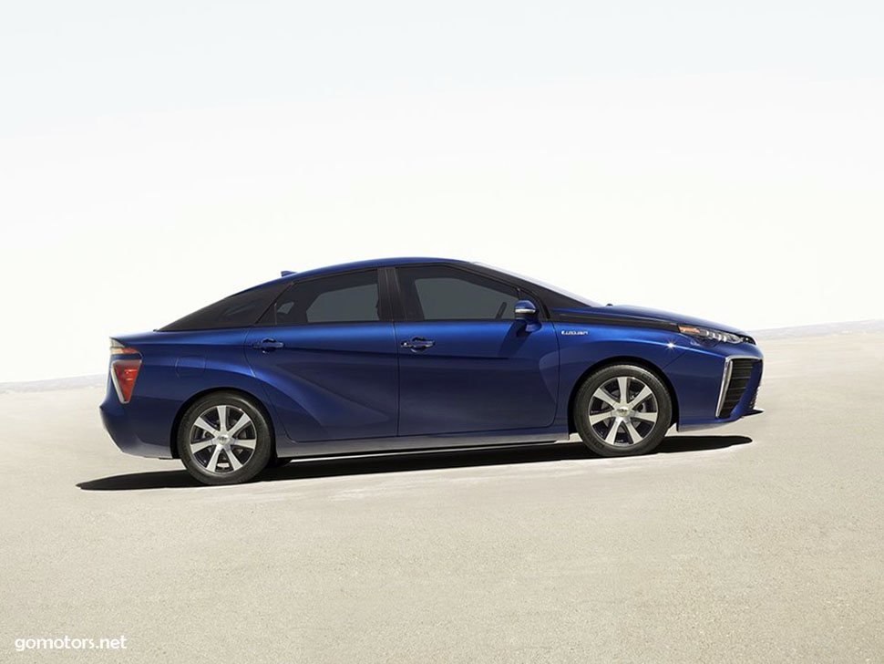Toyota Fuel Cell Sedan