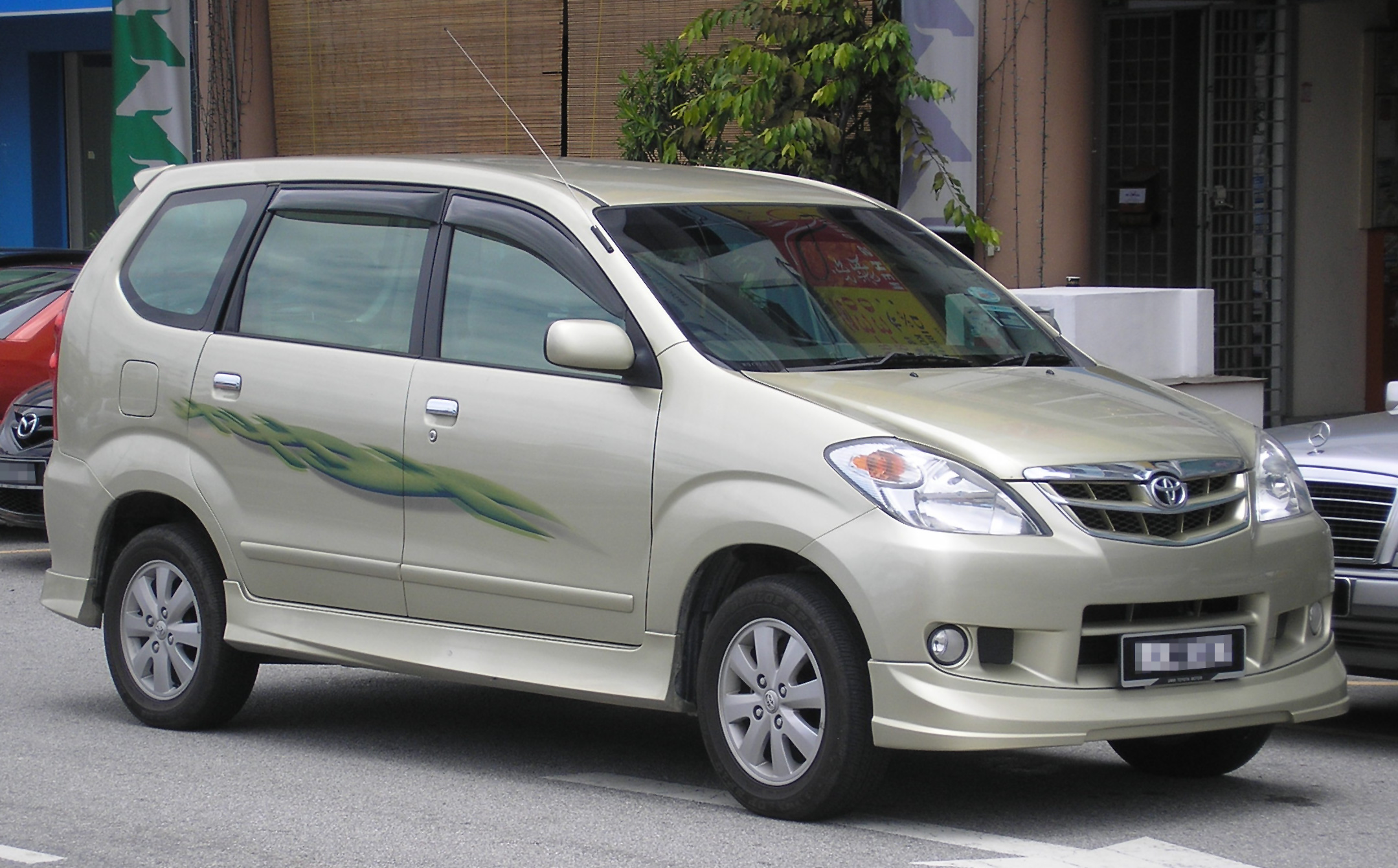 toyota-avanza-05.jpg