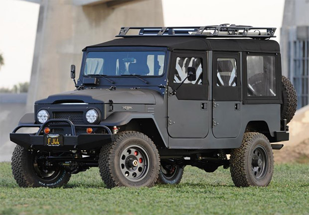 Toyota FJ-44 Land Cruiser