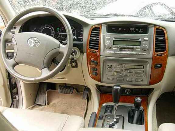 Toyota Land Cruiser VX V8