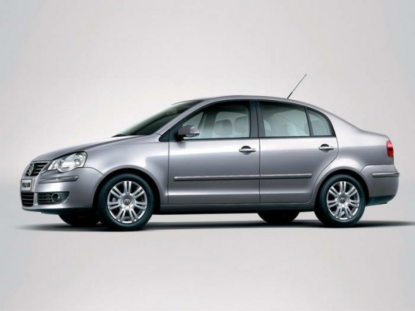 Volkswagen Polo Sedan 16