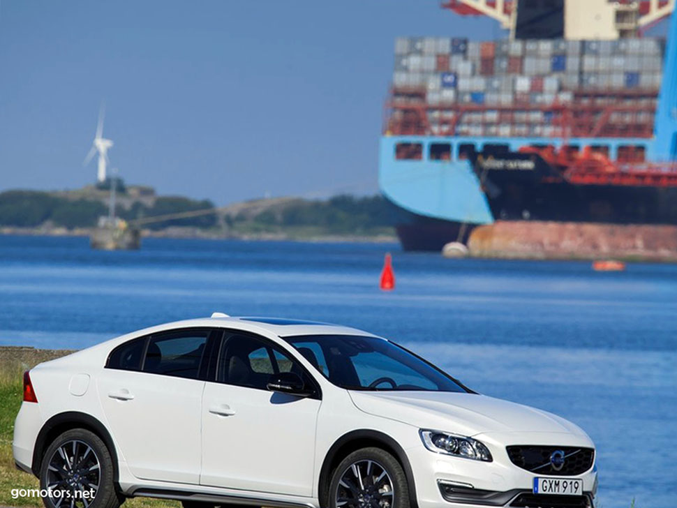 2016 Volvo S60 Cross Country