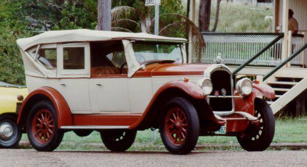 Willys-Knight Model 70A tourer