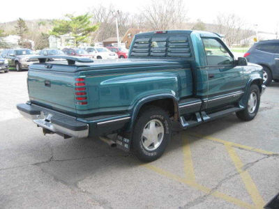 Buy 1997 Chevrolet 150058,837,Regular Cab Pickup,Green,102045