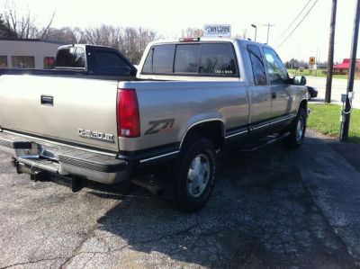 1998 Chevrolet 1500  5 FT BED