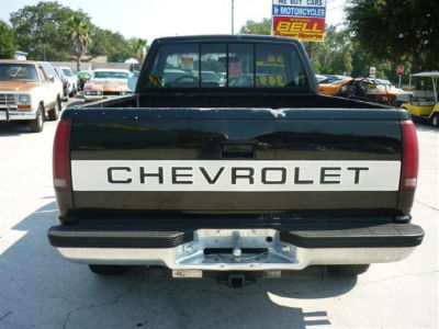 1988 Chevrolet 1500  WITH NEW SYSTEM WORKS GREAT