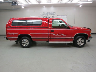 1994 Chevrolet 1500  Silverado -
   Cars.com </title>
   <meta name="title" content="1994 Chevrolet 1500  Silverado - Cars.com"/>
   <meta name="description" content="Listed on Cars.com