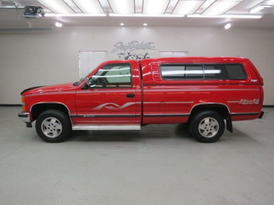 1994 Chevrolet 1500  Silverado -
   Cars.com </title>
   <meta name="title" content="1994 Chevrolet 1500  Silverado - Cars.com"/>
   <meta name="description" content="Listed on Cars.com