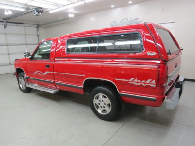 1994 Chevrolet 1500  Silverado -
   Cars.com </title>
   <meta name="title" content="1994 Chevrolet 1500  Silverado - Cars.com"/>
   <meta name="description" content="Listed on Cars.com