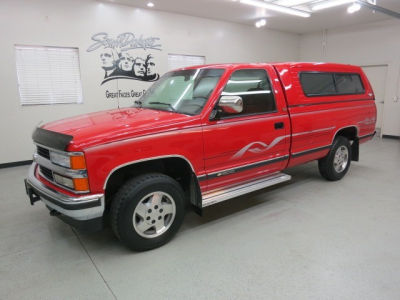 1994 Chevrolet 1500  Silverado -
   Cars.com </title>
   <meta name="title" content="1994 Chevrolet 1500  Silverado - Cars.com"/>
   <meta name="description" content="Listed on Cars.com