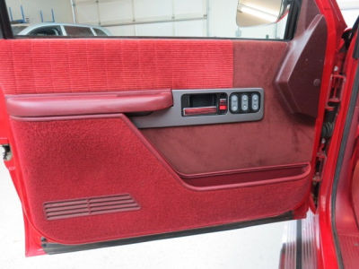 1994 Chevrolet 1500  Silverado -
   Cars.com </title>
   <meta name="title" content="1994 Chevrolet 1500  Silverado - Cars.com"/>
   <meta name="description" content="Listed on Cars.com