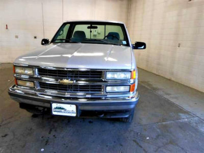 1995 Chevrolet 1500  Cheyenne -
   Cars.com </title>
   <meta name="title" content="1995 Chevrolet 1500  Cheyenne - Cars.com"/>
   <meta name="description" content="Listed on Cars.com