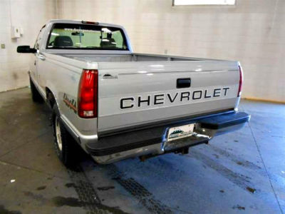 1995 Chevrolet 1500  Cheyenne -
   Cars.com </title>
   <meta name="title" content="1995 Chevrolet 1500  Cheyenne - Cars.com"/>
   <meta name="description" content="Listed on Cars.com