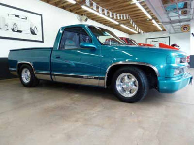 1995 Chevrolet 1500 -
   Cars.com </title>
   <meta name="title" content="1995 Chevrolet 1500 - Cars.com"/>
   <meta name="description" content="Listed on Cars.com