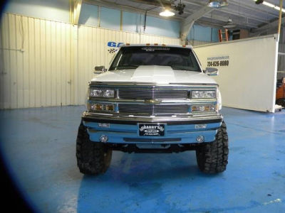 1997 Chevrolet 1500  Cheyenne -
   Cars.com </title>
   <meta name="title" content="1997 Chevrolet 1500  Cheyenne - Cars.com"/>
   <meta name="description" content="Listed on Cars.com