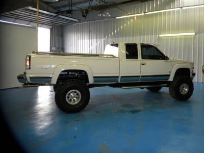 1997 Chevrolet 1500  Cheyenne -
   Cars.com </title>
   <meta name="title" content="1997 Chevrolet 1500  Cheyenne - Cars.com"/>
   <meta name="description" content="Listed on Cars.com