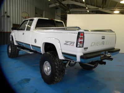 1997 Chevrolet 1500  Cheyenne -
   Cars.com </title>
   <meta name="title" content="1997 Chevrolet 1500  Cheyenne - Cars.com"/>
   <meta name="description" content="Listed on Cars.com