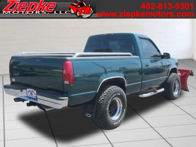 1998 Chevrolet 1500 -
   Cars.com </title>
   <meta name="title" content="1998 Chevrolet 1500 - Cars.com"/>
   <meta name="description" content="Listed on Cars.com