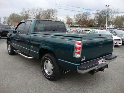 1997 Chevrolet 1500 Silverado -
Cars.com </title>
<meta name="title" content="1997 Chevrolet 1500 Silverado - Cars.com"/>
<meta name="description" content="Listed on Cars.com
