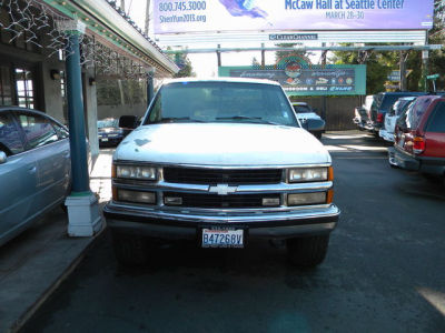 1995 Chevrolet 1500  Silverado -
   Cars.com </title>
   <meta name="title" content="1995 Chevrolet 1500  Silverado - Cars.com"/>
   <meta name="description" content="Listed on Cars.com