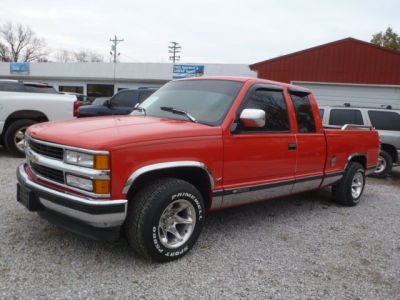 1993 Chevrolet 1500  Silverado -
   Cars.com </title>
   <meta name="title" content="1993 Chevrolet 1500  Silverado - Cars.com"/>
   <meta name="description" content="Listed on Cars.com