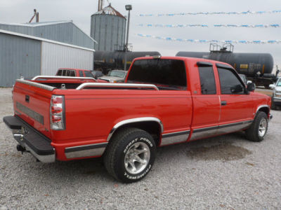 1993 Chevrolet 1500  Silverado -
   Cars.com </title>
   <meta name="title" content="1993 Chevrolet 1500  Silverado - Cars.com"/>
   <meta name="description" content="Listed on Cars.com
