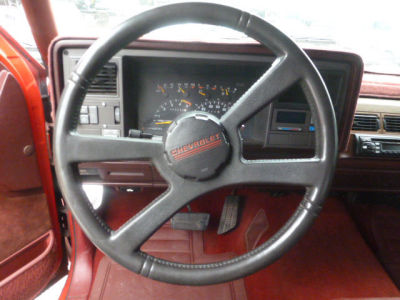 1993 Chevrolet 1500  Silverado -
   Cars.com </title>
   <meta name="title" content="1993 Chevrolet 1500  Silverado - Cars.com"/>
   <meta name="description" content="Listed on Cars.com