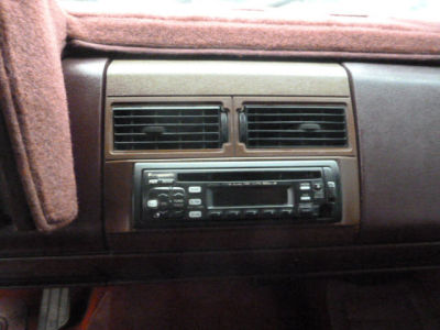 1993 Chevrolet 1500  Silverado -
   Cars.com </title>
   <meta name="title" content="1993 Chevrolet 1500  Silverado - Cars.com"/>
   <meta name="description" content="Listed on Cars.com