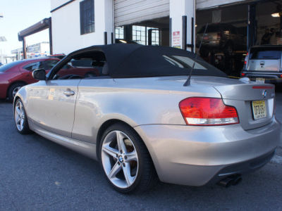 2010 BMW 135  i -
   Cars.com </title>
   <meta name="title" content="2010 BMW 135  i - Cars.com"/>
   <meta name="description" content="Listed on Cars.com
