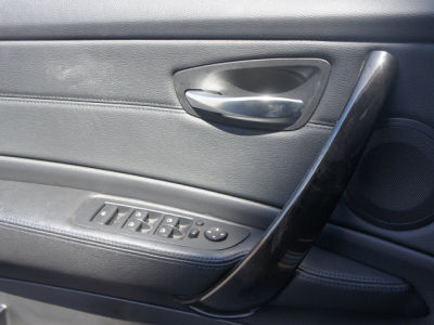 2010 BMW 135  i -
   Cars.com </title>
   <meta name="title" content="2010 BMW 135  i - Cars.com"/>
   <meta name="description" content="Listed on Cars.com