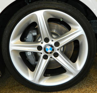 2010 BMW 135  i -
   Cars.com </title>
   <meta name="title" content="2010 BMW 135  i - Cars.com"/>
   <meta name="description" content="Listed on Cars.com