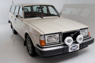 1977 Volvo 240  DL -
   Cars.com </title>
   <meta name="title" content="1977 Volvo 240  DL - Cars.com"/>
   <meta name="description" content="Listed on Cars.com