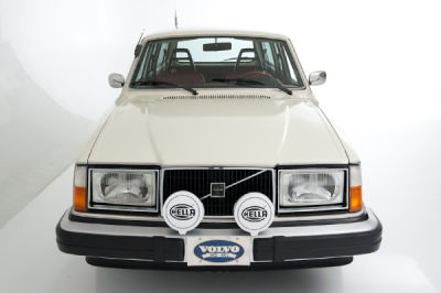1977 Volvo 240  DL -
   Cars.com </title>
   <meta name="title" content="1977 Volvo 240  DL - Cars.com"/>
   <meta name="description" content="Listed on Cars.com