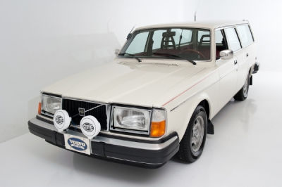 1977 Volvo 240  DL -
   Cars.com </title>
   <meta name="title" content="1977 Volvo 240  DL - Cars.com"/>
   <meta name="description" content="Listed on Cars.com