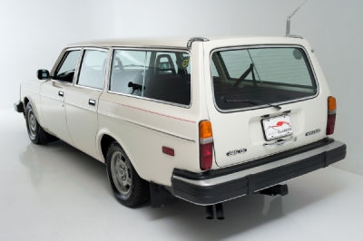 1977 Volvo 240  DL -
   Cars.com </title>
   <meta name="title" content="1977 Volvo 240  DL - Cars.com"/>
   <meta name="description" content="Listed on Cars.com