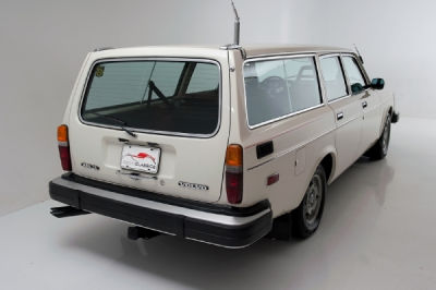 1977 Volvo 240  DL -
   Cars.com </title>
   <meta name="title" content="1977 Volvo 240  DL - Cars.com"/>
   <meta name="description" content="Listed on Cars.com