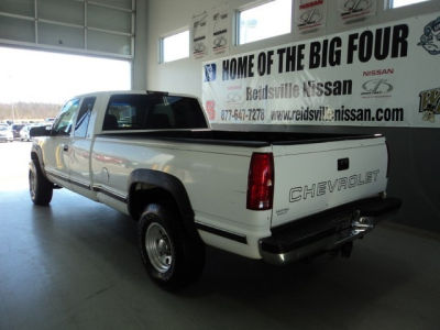 1996 Chevrolet 2500 -
Cars.com </title>
<meta name="title" content="1996 Chevrolet 2500 - Cars.com"/>
<meta name="description" content="Listed on Cars.com