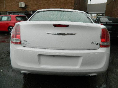 2012 Chrysler 300 S V6