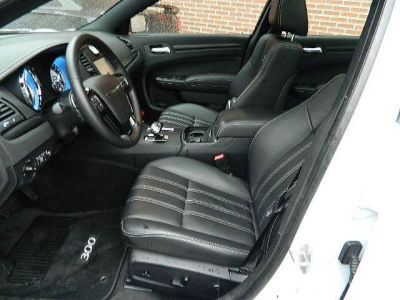 2012 Chrysler 300 S V6