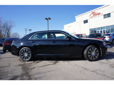 2012 Chrysler 300  S V8