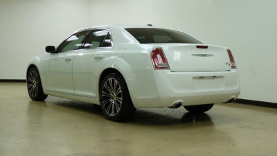 2012 Chrysler 300  S V8