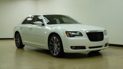 2012 Chrysler 300  S V8