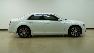 2012 Chrysler 300  S V8