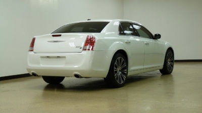 2012 Chrysler 300  S V8
