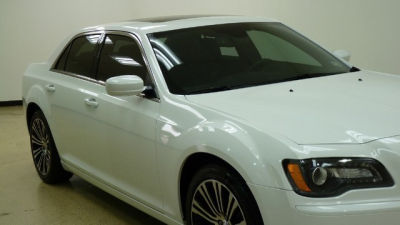2012 Chrysler 300  S V8