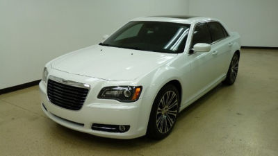 2012 Chrysler 300  S V8