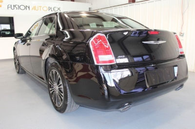 2012 Chrysler 300  S V8