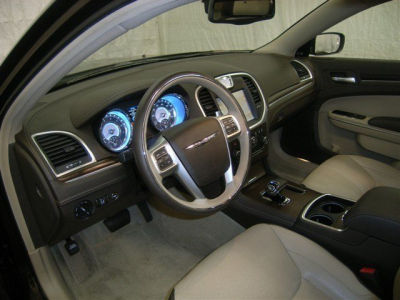 2012 Chrysler 300 Limited