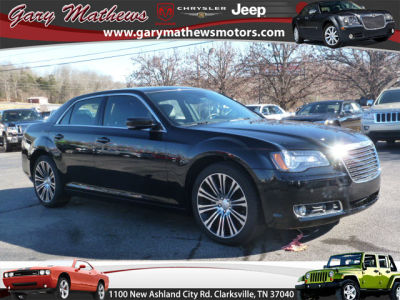 2012 Chrysler 300  S V6